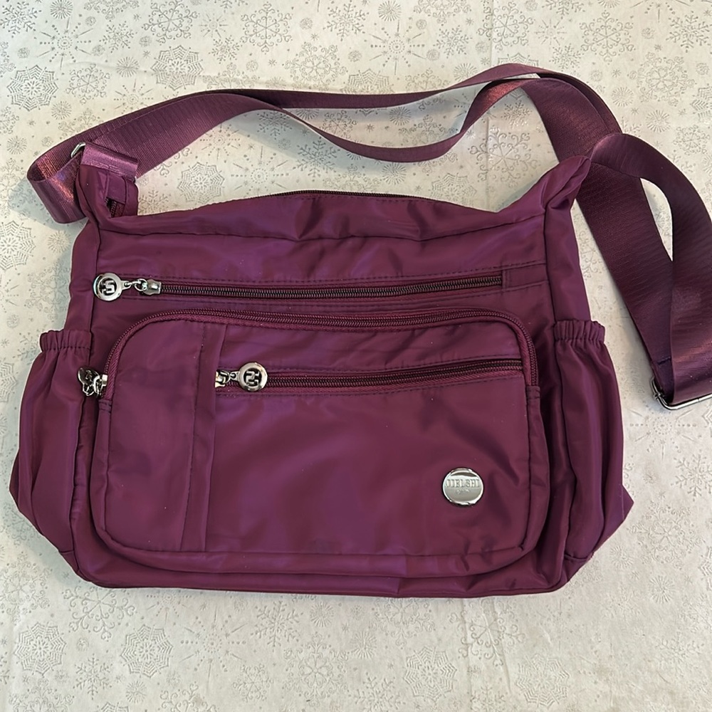 NWOT Jiel Shi bag